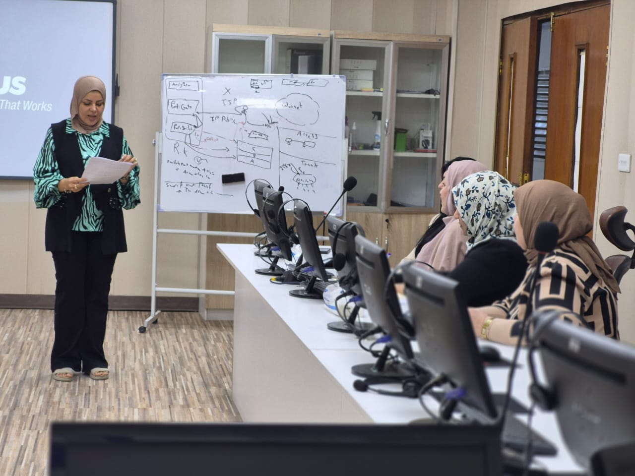 في اطار تعزيز دور المرأة وتنفيذا لمحاور الخطة التنفيذية للاستراتيجية الوطنية للمرأة العراقية